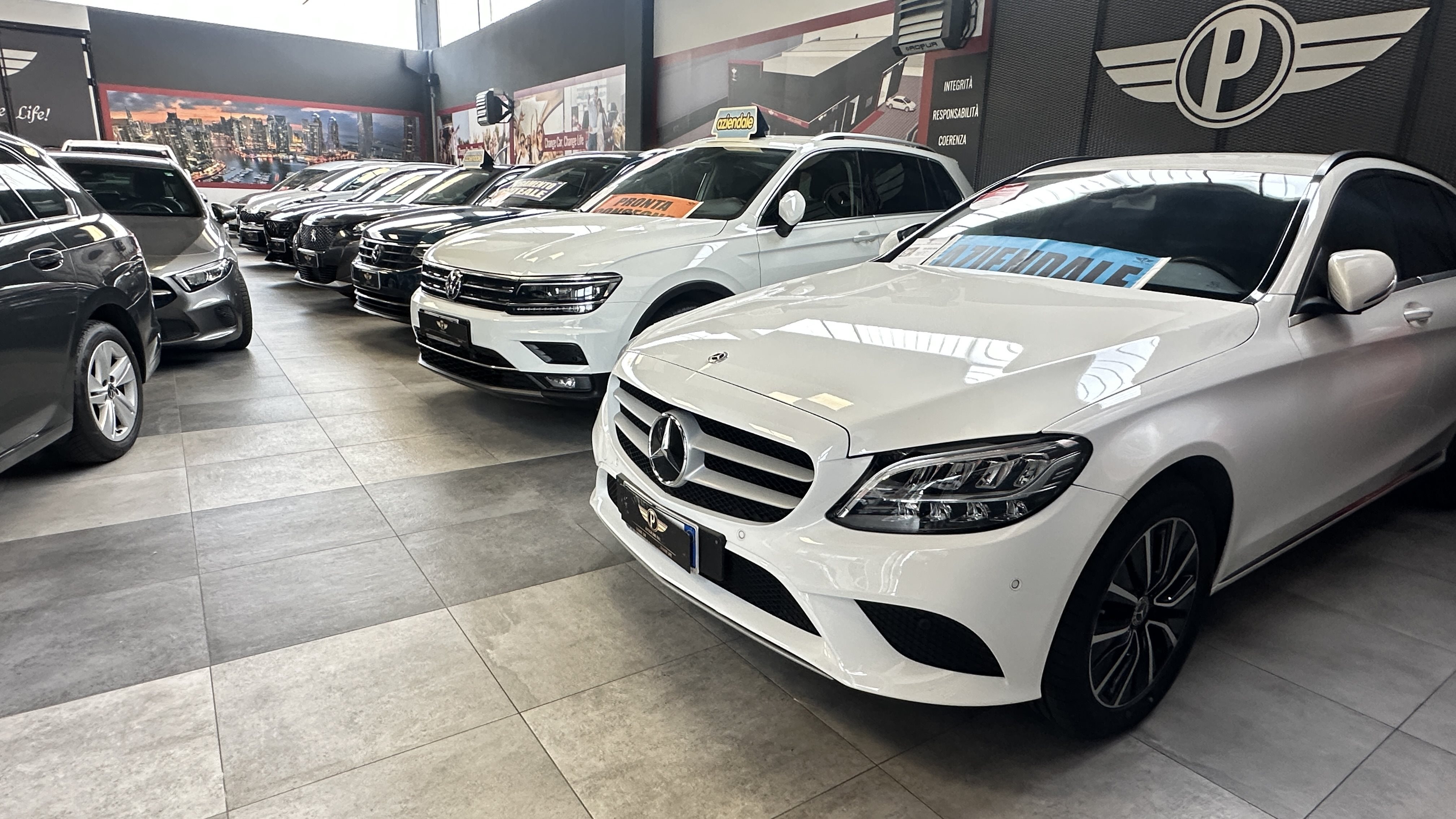 1- Perché siamo come ci vedi, semplicemente seri e competenti per affiancarti nella scelta dell’auto e nelle fasi successive all’acquisto.